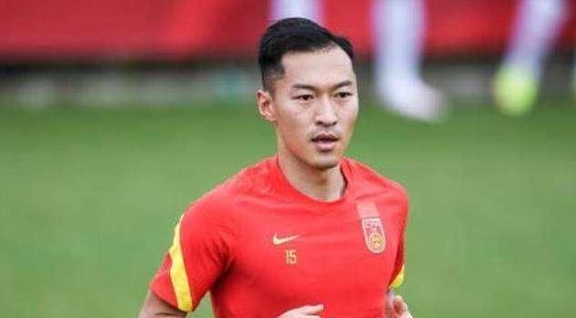 被淋湿的她们